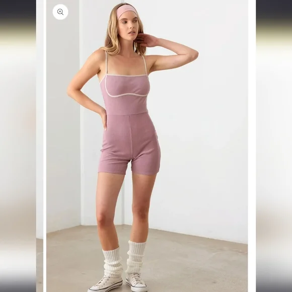 💮 Mauve Ribbed Contrast Romper - Picture 6 of 6